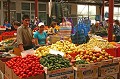 Autrefois capitale de Moldavie. Roumanie,marché,fruits,lègumes 